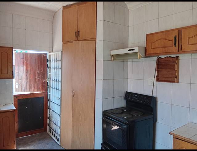 3 bed property to rent in DERSLEY